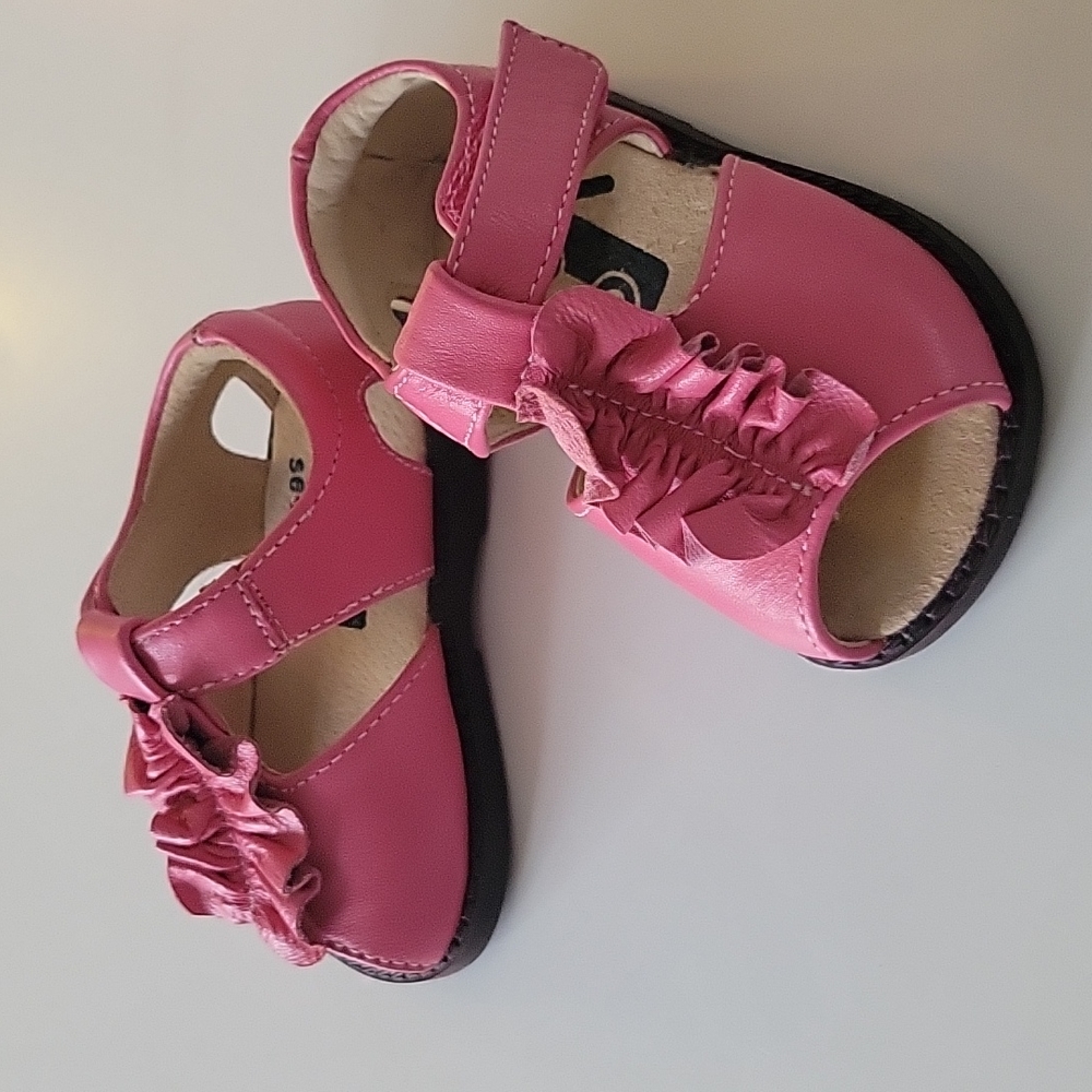 Baby Girl Walking Shoes and Bootie Size 6-12 months/ Size 3 and 4 Bundle - Picture 4 of 15